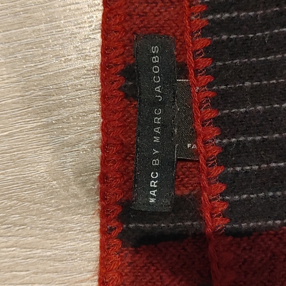Marc Jacobs l Fall Wrap Scarf l Burgundy l Marc by Marc Jacobs Scarf - Picture 3 of 4